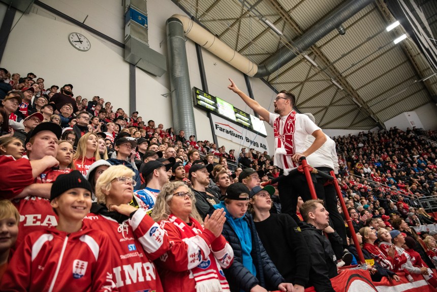 16 Timrå IK - Modo Hockey Västra stå publik