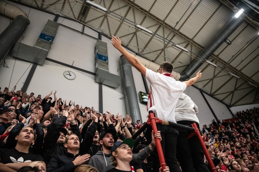 32 Timrå IK - Modo Hockey Västra stå publik